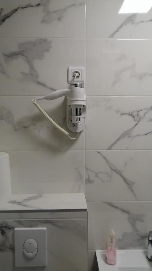 Evita Apartment カルロヴァッツ エクステリア 写真