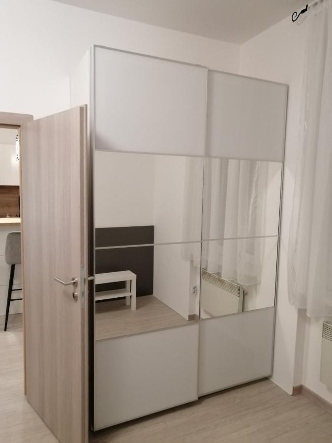 Evita Apartment カルロヴァッツ エクステリア 写真